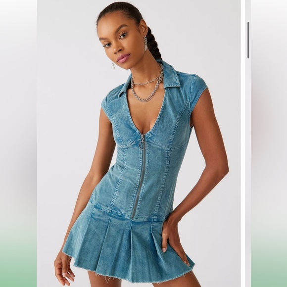 NWT URBAN OUTFITTERS L jazzy corduroy mini dress with low key preppy esthetic - Picture 1 of 9